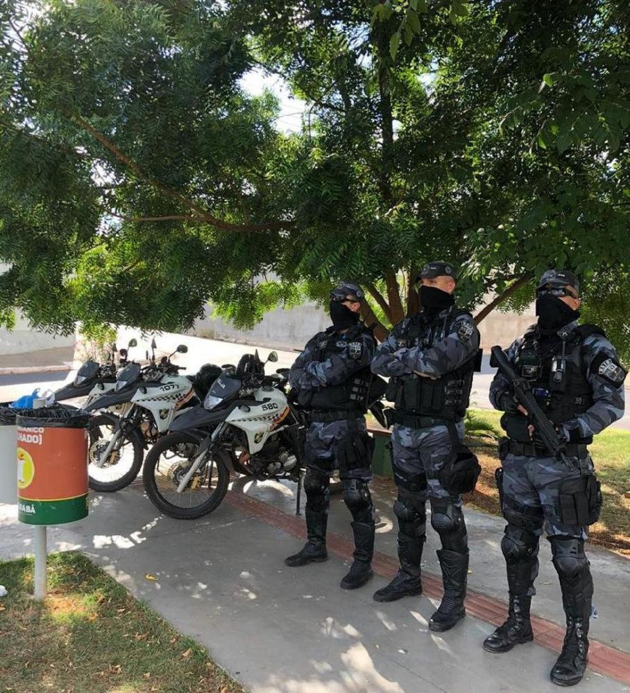 Com mandado de prisão em aberto, homem tenta se esconder da PM dentro de igreja durante culto em MT