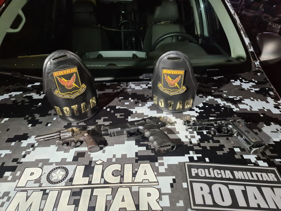 Três assaltantes morrem em confronto com policiais durante furto em loja de eletrodomésticos em MT