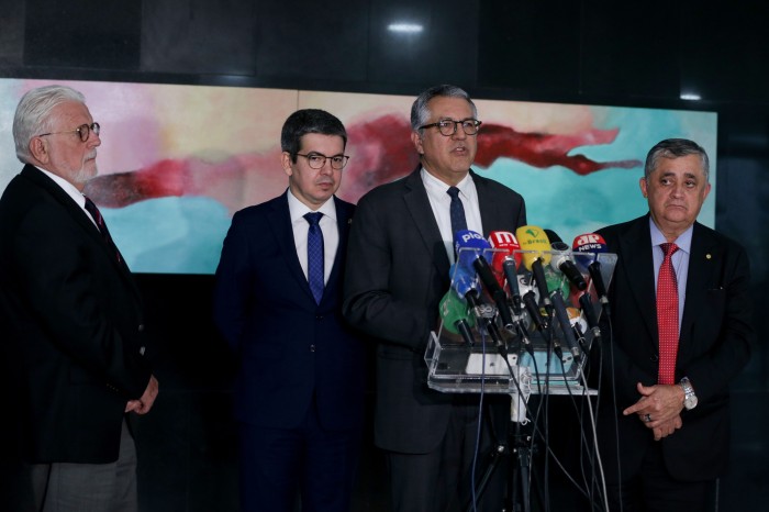 União Brasil quer reavaliar indicações de ministros, diz Padilha