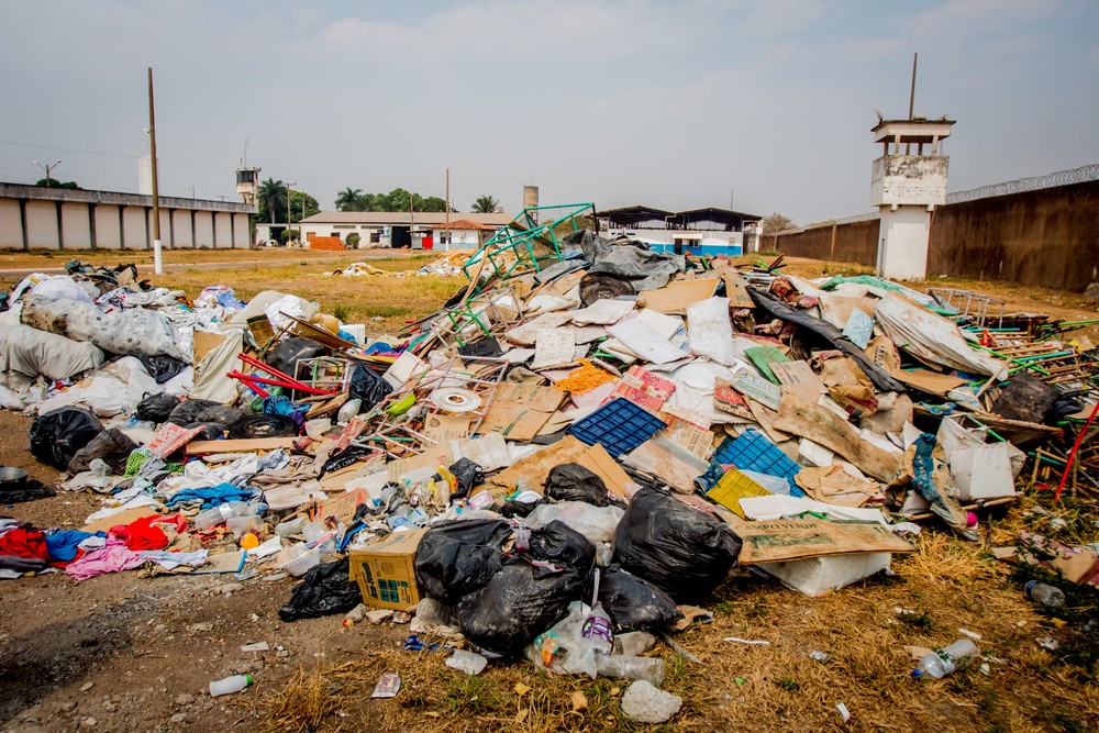 Mais de 300 cadernos com anotações do crime organizado e 50 armas artesanais são apreendidos em presídio de MT