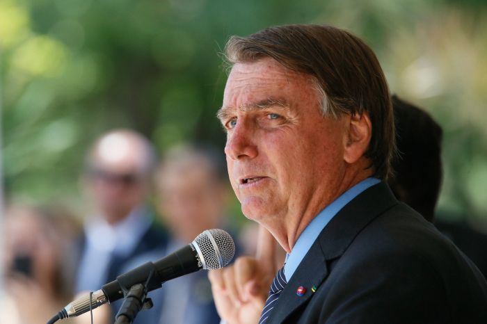 Bolsonaro diz que novo presidente da Petrobras vai 'arrumar' estatal