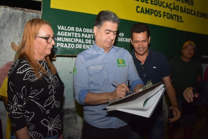 Prefeito Emanuel Pinheiro assina ordem de serviço para reconstrução da EMEB Esmeralda de Campos Fontes