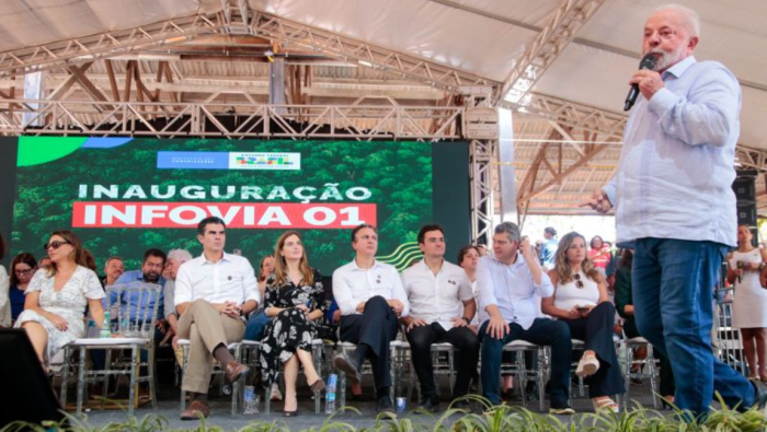 Ministro Celso Sabino acompanha presidente Lula em visita a Santarém (PA)