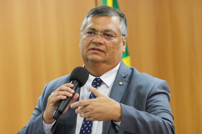 Dino diz que depoimento à CPMI traz peças de quebra-cabeça