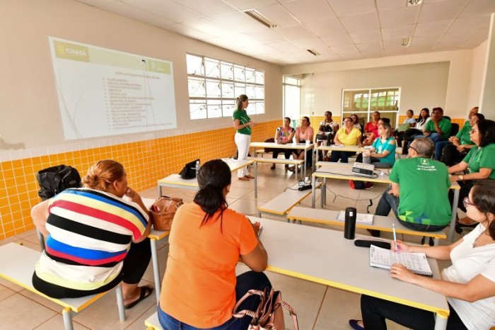 Profissionais do novo CEIC Clóvis Dias Ferreira participam de formação visando o início das atividades escolares