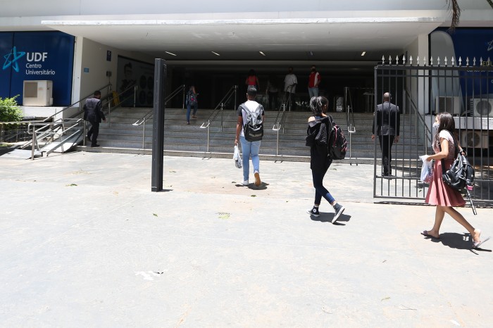 Projeto de lei prevê volta dos parcelamentos de dívidas do Fies