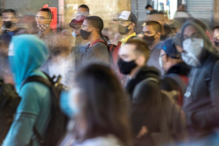 Medidas como toque de recolher e PEC da imunidade são destaques