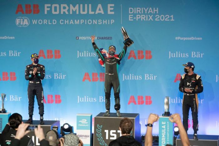 Sam Bird vence a segunda prova da Fórmula E na Arábia Saudita