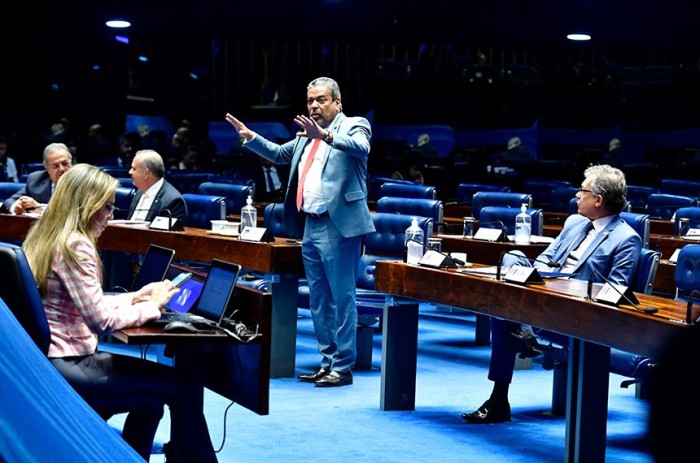 Criação da campanha Novembrinho Azul segue para sanção