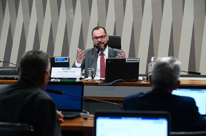 Debatedores na CRA: pesca de arrasto pode ser sustentável