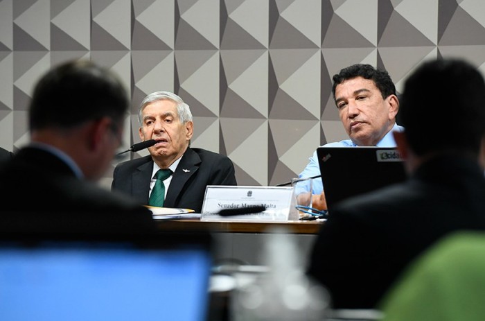 Oposição defende general Augusto Heleno na CPMI