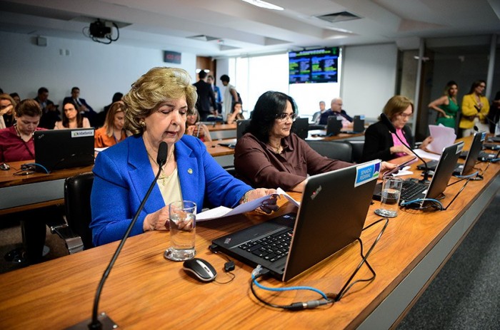Reconstrução de lábio leporino pelo SUS volta ao Plenário