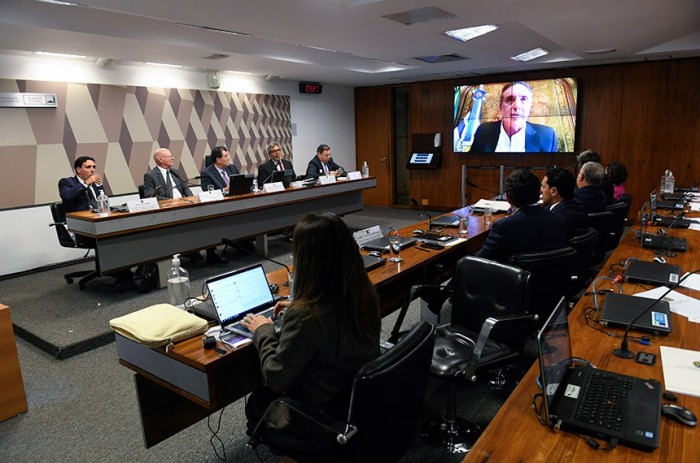 Representantes do setor de serviços criticam aumento na reforma tributária