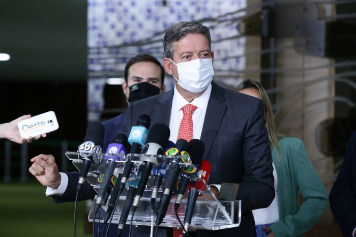 Vinte e um governadores confirmam presença em almoço com Lira