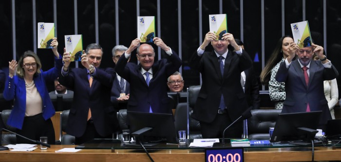 Representantes dos três poderes defendem harmonia institucional