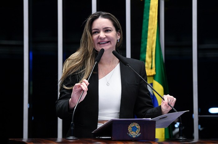 Augusta Brito comemora aprovação de retomada de obras em educação e saúde
