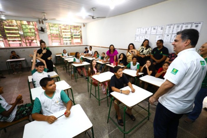 Prefeito Emanuel Pinheiro faz vistoria técnica e anuncia climatização da EMEB Jesus Criança