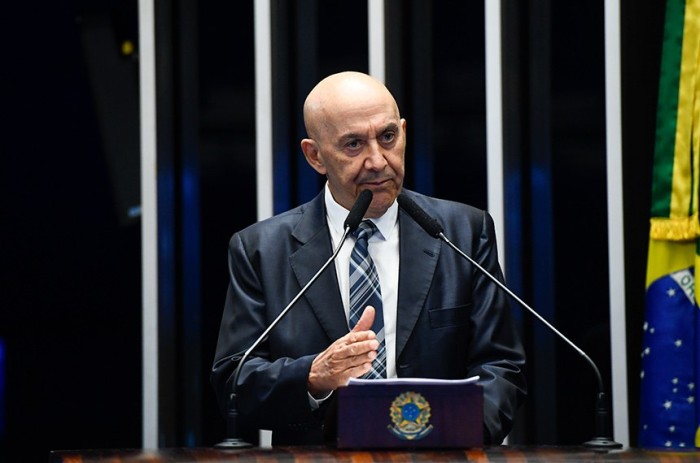 Confúcio Moura apresenta plano para avaliar a Política de Saneamento Básico