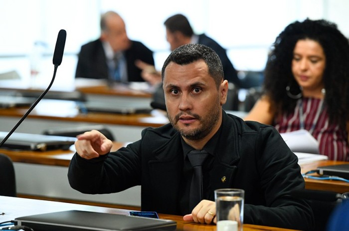 Comissão aprova pena para casos de racismo em eventos esportivos