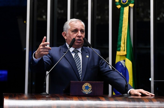 Izalci expressa preocupação com validade do reajuste para a segurança pública do DF