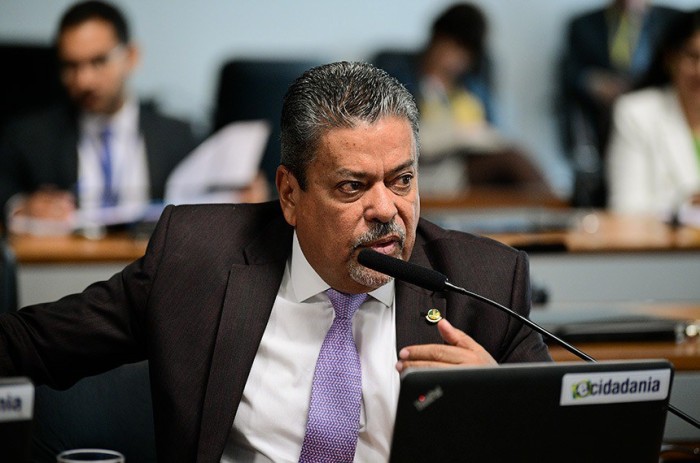 Projeto que disciplina cobrança proporcional de diária em hotel avança