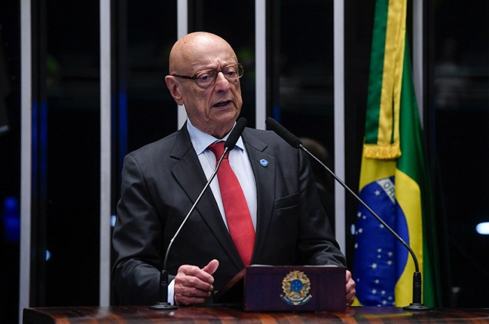 PEC que limita decisões individuais em tribunais foi histórica, diz Esperidião Amin