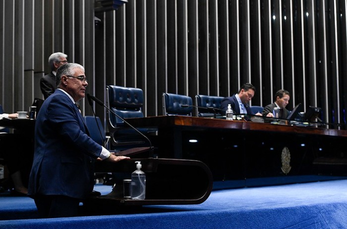 Vacina obrigatória contra covid em crianças será tema de debate no Plenário