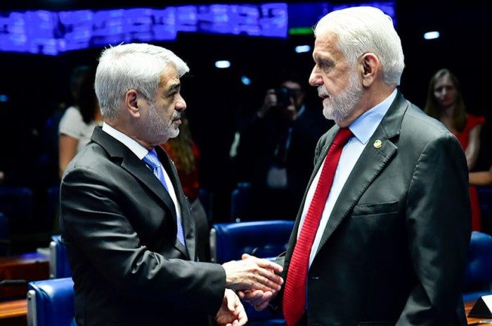 Senado aprova incentivo à permanência de estudantes no ensino médio