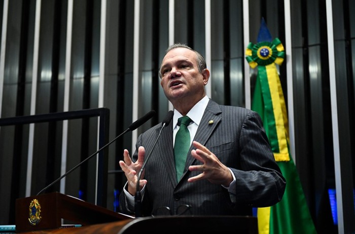 Pesquisa indica más condições de rodovias, diz Wellington Fagundes