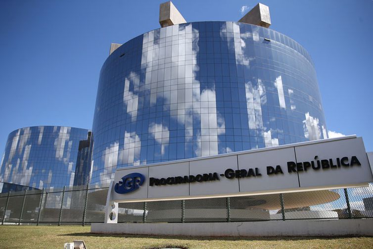 PGR entra com ações para barrar reeleições em assembleias legislativas