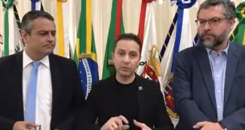 Comitiva vai  a Israel negociar spray e apresentar vacinas brasileiras 