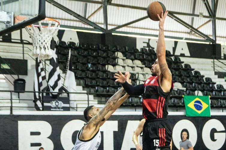Brasileiro de Basquete: Fla Blumenau vence Botafogo em duelo apertado