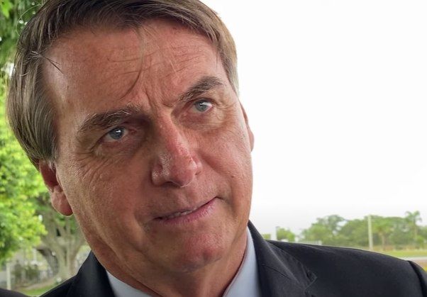 Compra de vacinas começou em agosto, afirma Bolsonaro