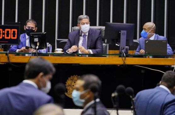 Câmara faz última votação para aprovação de novo auxílio; veja