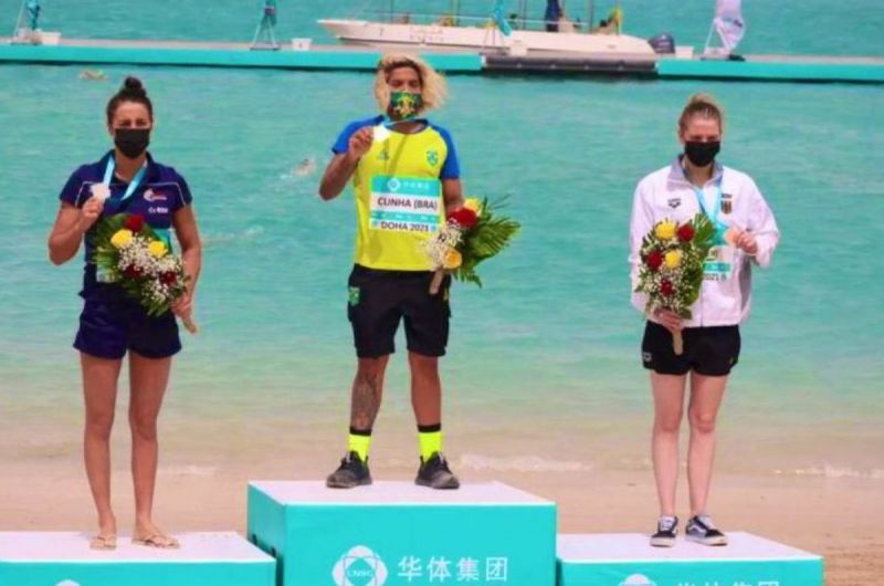 Maratona Aquática: Ana Marcela vence etapa de Doha do Circuito Mundial