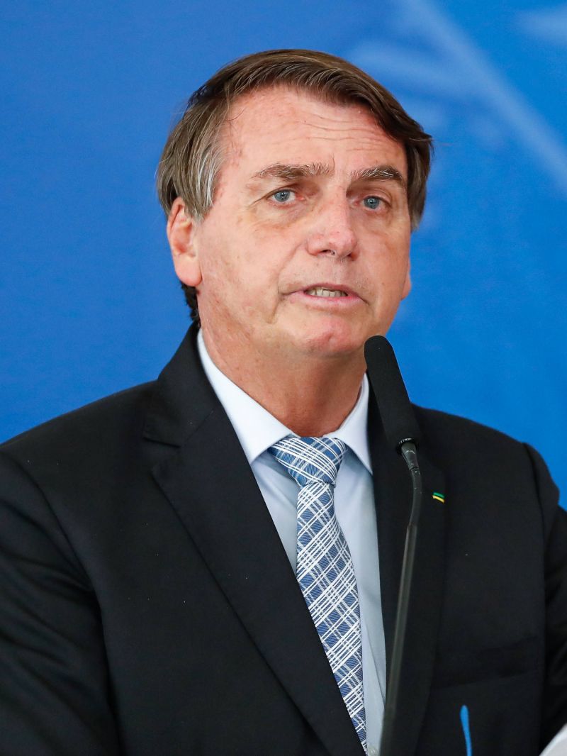 Governadores subiram impostos após isenção federal, diz Bolsonaro