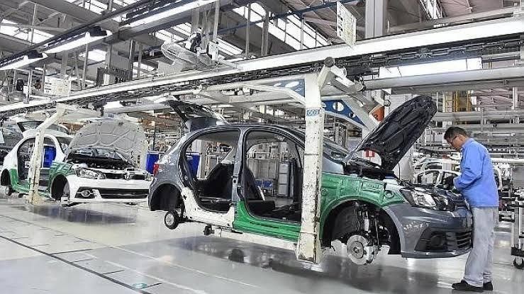 Piora da pandemia faz Volkswagen suspender produção no Brasil 