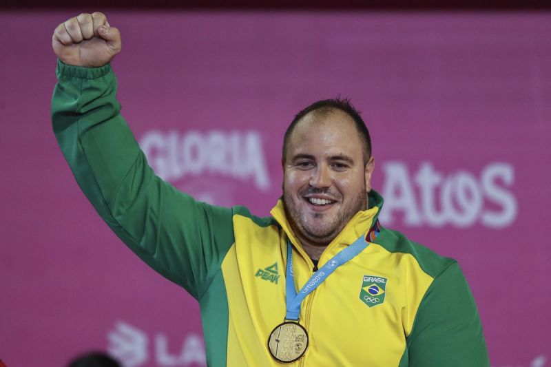 Brasileiro herda medalha de bronze do Mundial de levantamento de pesos