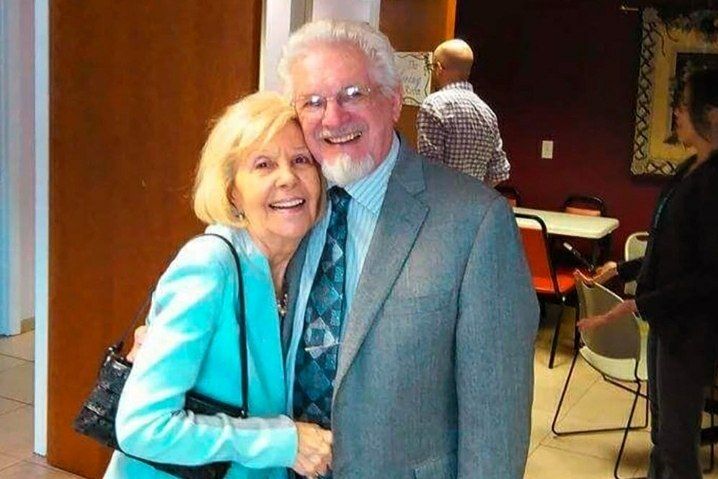 Casal morre de covid com 15 minutos de diferença nos EUA