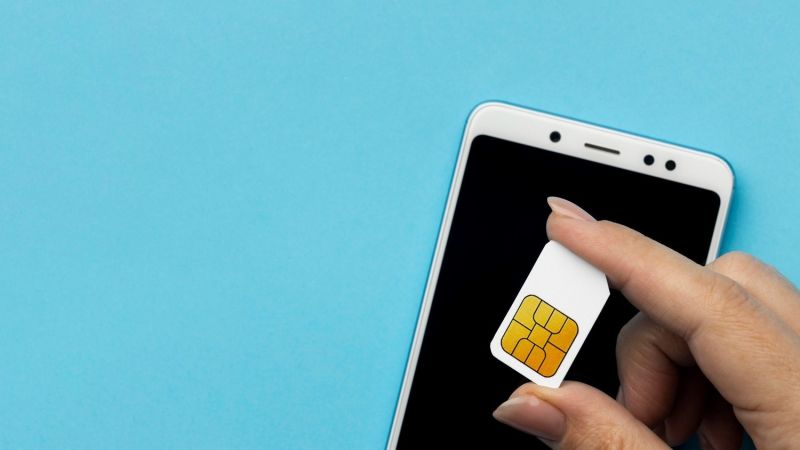 Brasileiros estão entre os que mais usam celulares pré-pagos 