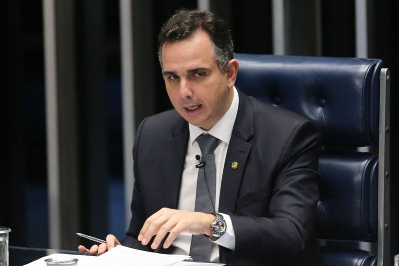 Pacheco se reúne com Bolsonaro e defende mudanças na política externa