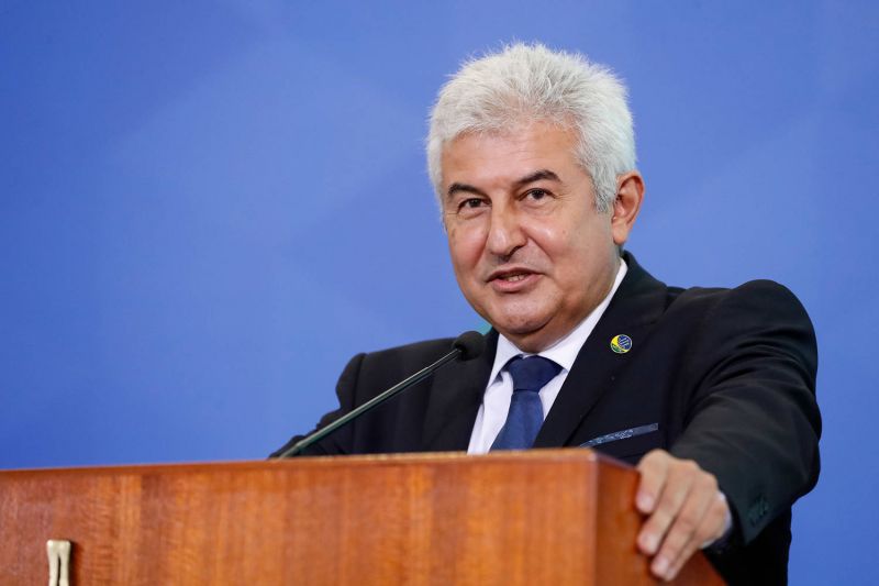 Pontes anuncia que três vacinas feitas no Brasil iniciarão testes 