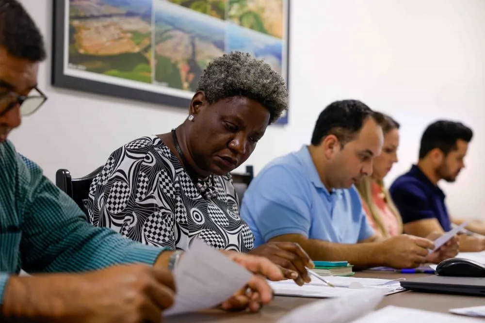 Comissões da Câmara dão parecer favorável a projeto que amplia vagas para professores em Lucas do Rio Verde