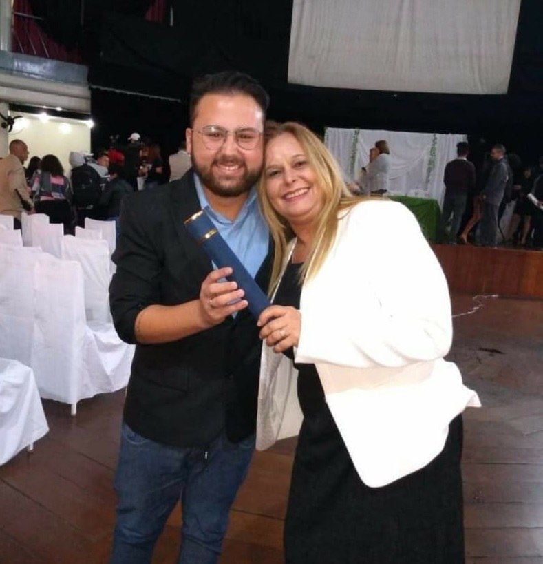 Aluna com baixa visão vai se formar após ficar 40 anos longe da escola