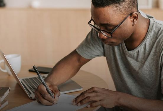 Nota do Enem pode garantir bolsa em universidades particulares