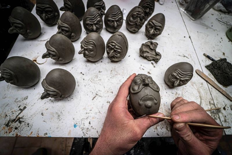 Italiano cria ovos de Páscoa inspirados em 'emojis'; veja fotos&nbsp;