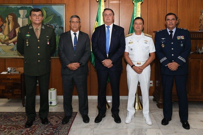 Reforma ministerial e novo recorde de covid são destaques