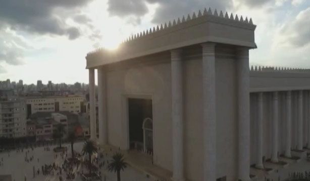 Após decisão do STF, Universal confirma cultos neste domingo