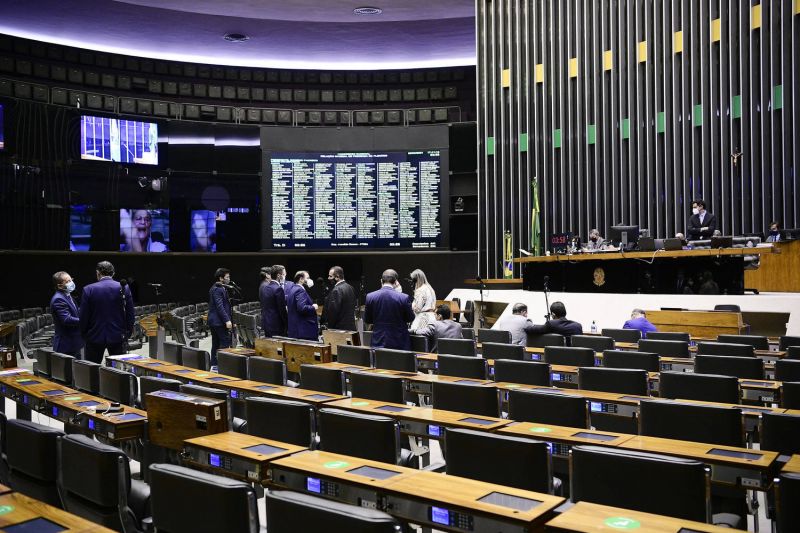 Em home office, Senado vai trocar camas de apartamentos funcionais