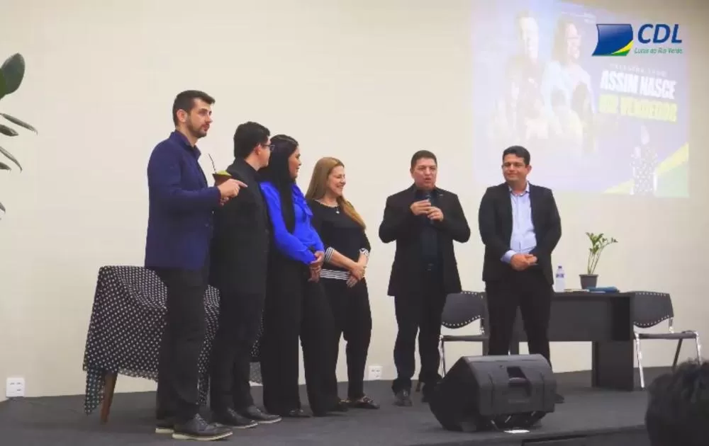 Um novo palco para o sucesso: Palestra-show lotada marca o início de um novo capítulo na CDL Lucas